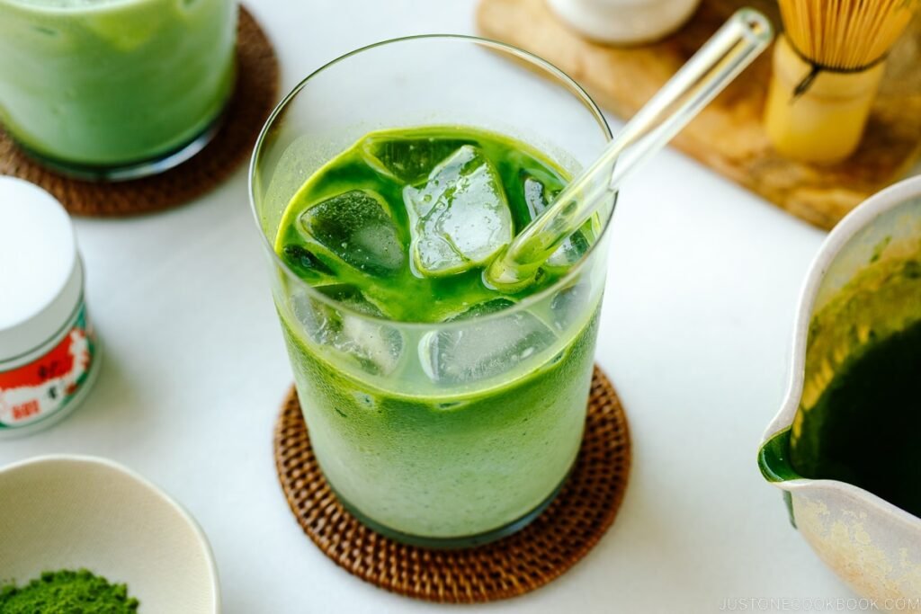How to Make an Iced Matcha Latte